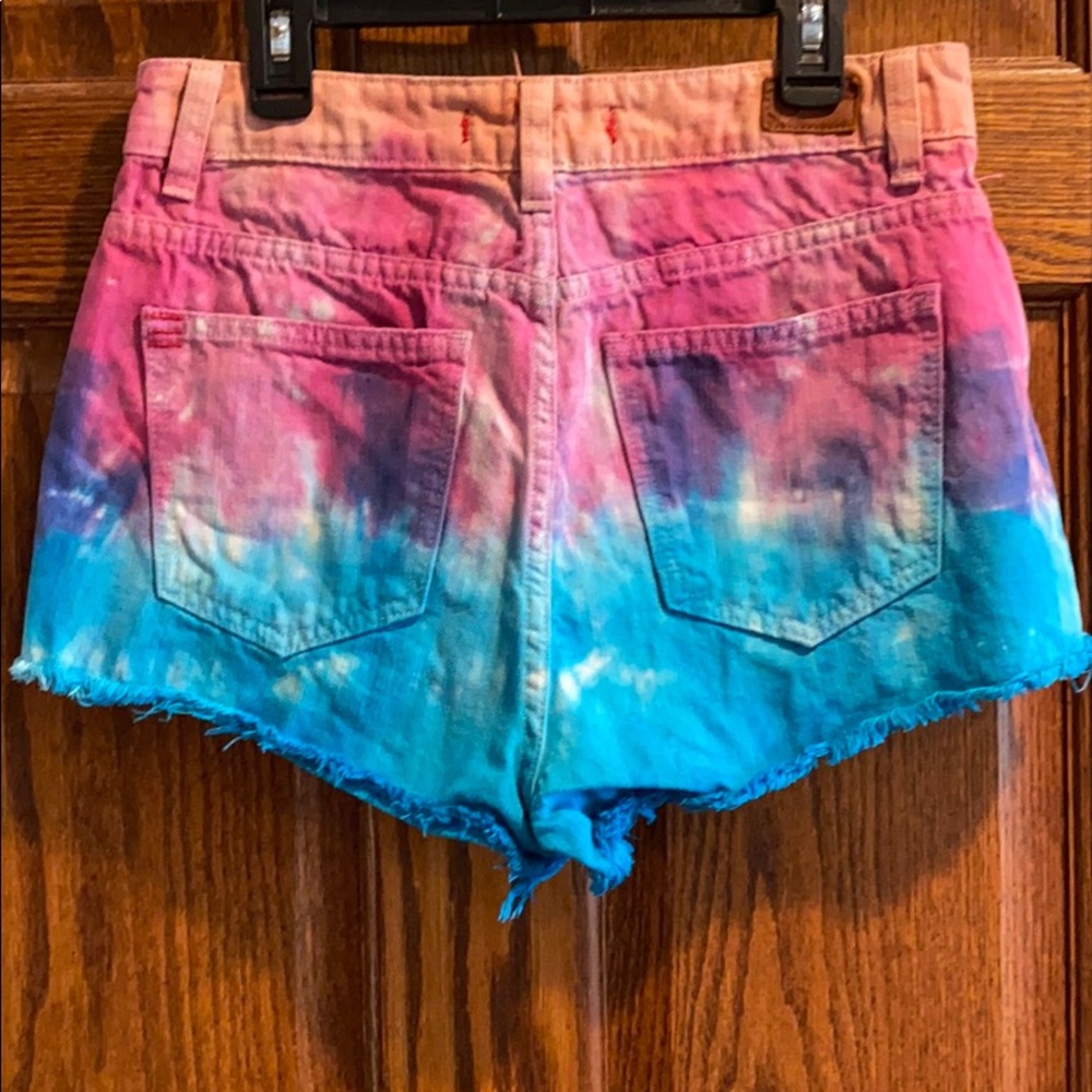 BDG Tie dye cheeky jean shorts - Picture 2 of 5